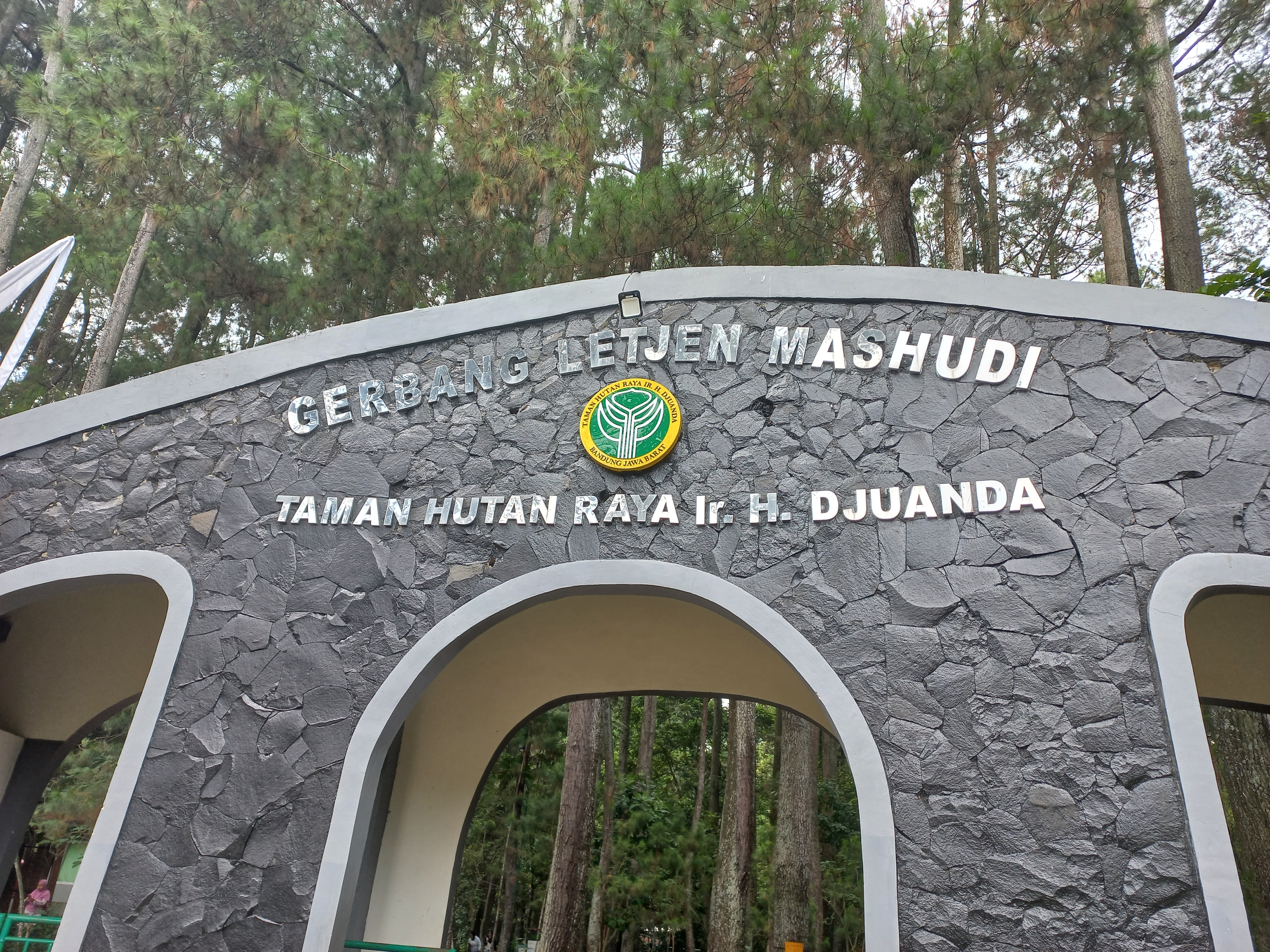 Trip to Bandung (1) – Pertama Kali Motoran di Bandung Langsung ke Tebing Keraton dan Tahura